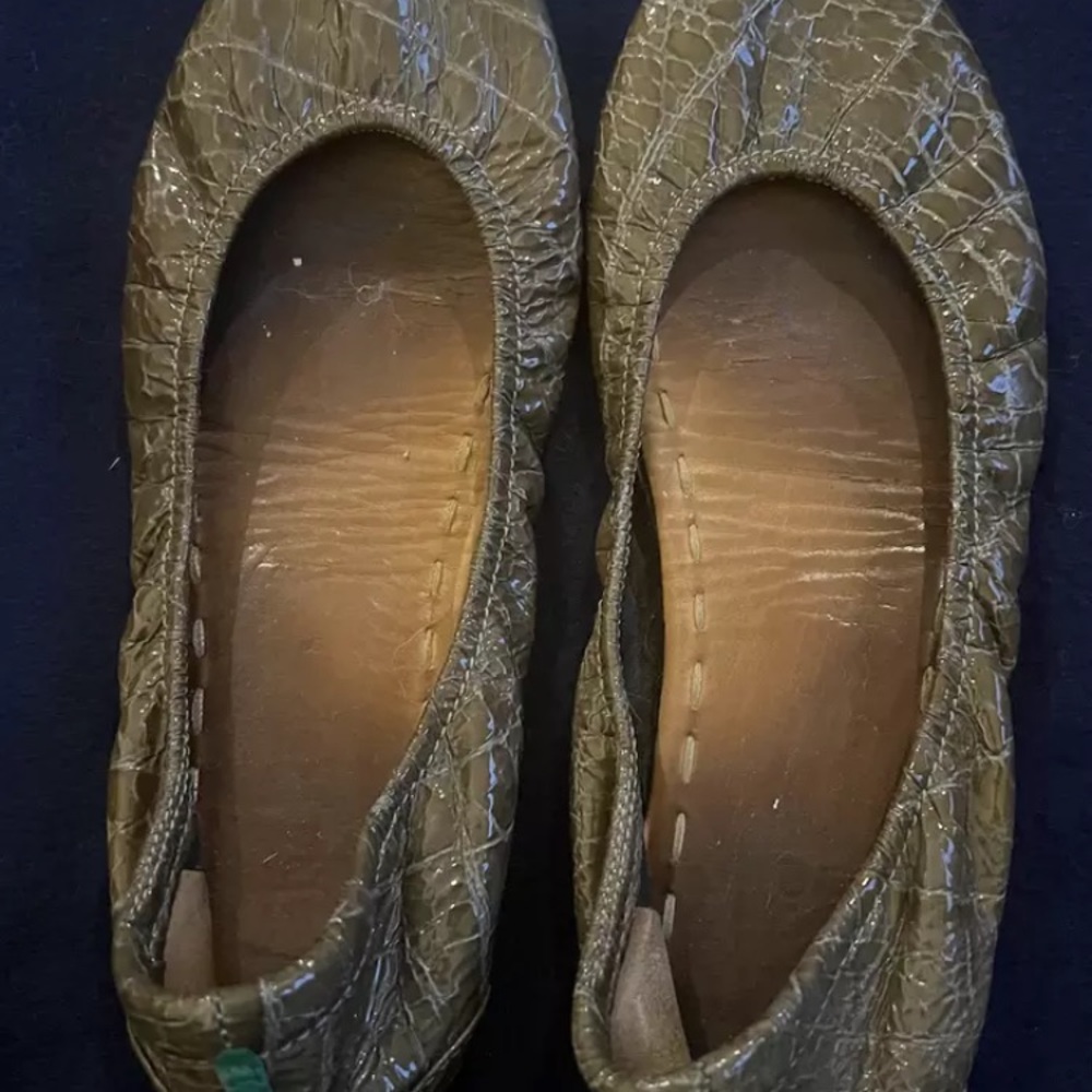 Slate Grey Croc size 8 Tieks